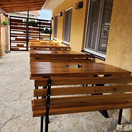 Hotel Gore Dole Donji Matejevac